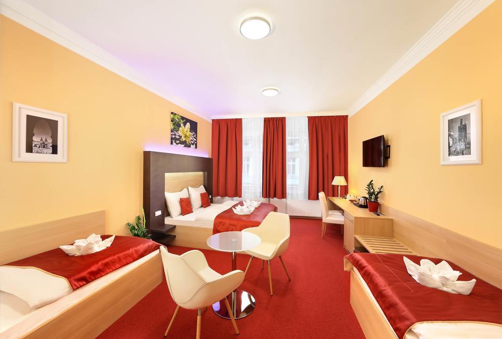 Martin Hotel Prague Room photo